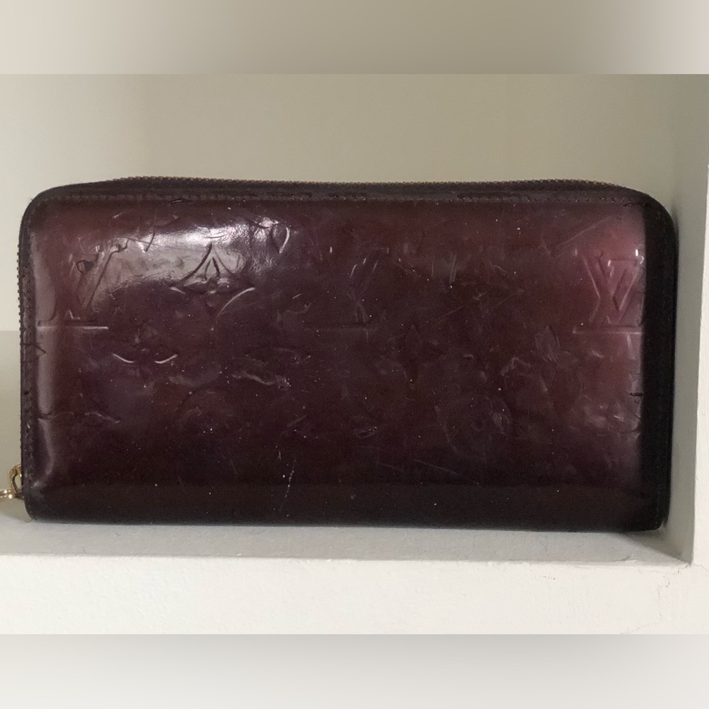 Louis Vuitton Wallet Zippy Vernis Leather Authentic